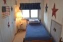 Lakehouse Vacation Rental - Lake Homes for rent on LakeHouseVacations.com, Lake property, Lake House Lake House Eagle Point Peninsula On Webster Lake, Small upstairs bedroom, on Webster Lake in Indiana - Lakehouse Vacation Rental - Lake Home for rent on LakeHouseVacations.com