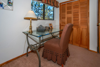 Lake House Adorable 1950 sqft cabin with VIEWS! Walk to Marina! Close to Lake & Slopes, , on Big Bear Lake in California - Lakehouse Vacation Rental - Lake Home for rent on LakeHouseVacations.com