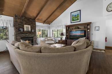 Lake House Adorable 1950 sqft cabin with VIEWS! Walk to Marina! Close to Lake & Slopes, , on Big Bear Lake in California - Lakehouse Vacation Rental - Lake Home for rent on LakeHouseVacations.com