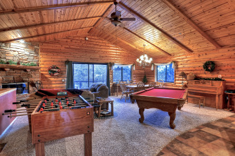 Lake House Dreamscape Villa backs ot the forest! Spa, pool table!, , on Big Bear Lake in California - Lakehouse Vacation Rental - Lake Home for rent on LakeHouseVacations.com