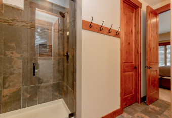 Lake House Up to 33% Off! Private Suncadia Retreat! Great Value WiFi Gas Fire Pit, , on Lake Cle Elum in Washington - Lakehouse Vacation Rental - Lake Home for rent on LakeHouseVacations.com