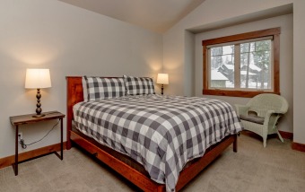 Lake House Free Night Specials! Walk to Golf & The Spa Free WiFi & Gas Fire Pit, , on Lake Cle Elum in Washington - Lakehouse Vacation Rental - Lake Home for rent on LakeHouseVacations.com
