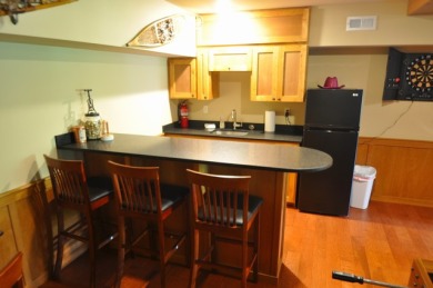 Lake House Incredible Aspen Lodge! Year Round Specials Hot Tub Sledding Hill 5 AC, , on Lake Cle Elum in Washington - Lakehouse Vacation Rental - Lake Home for rent on LakeHouseVacations.com