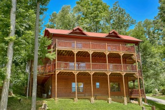 Lake House Luxury 5 Bedroom Cabin with Amazing Views - 8 Min to Downtown, 5 Min to Park, , on Little Pigeon River in Tennessee - Lakehouse Vacation Rental - Lake Home for rent on LakeHouseVacations.com