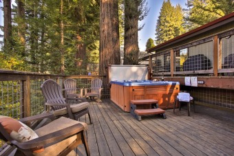Lake House Lily Pad-Private Dock! Boats! Family Retreat Huge Yard! HtTbGmRmDogWiFi , , on Russian River in California - Lakehouse Vacation Rental - Lake Home for rent on LakeHouseVacations.com