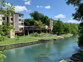 Lake House Inverness 216 right on the Comal River! Schlitterbahn!! Pool & river access!, , on Guadalupe River - New Braunfels in Texas - Lakehouse Vacation Rental - Lake Home for rent on LakeHouseVacations.com