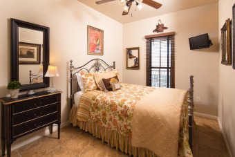 Lake House Upscale in Historic Gruene, TX! Walk to shops, dining and Gruene Hall!, , on Guadalupe River - Comal County in Texas - Lakehouse Vacation Rental - Lake Home for rent on LakeHouseVacations.com