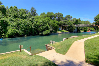 Lake House Comal Riverfront! Steps from Water park! Community pool, direct river access!, , on Guadalupe River - New Braunfels in Texas - Lakehouse Vacation Rental - Lake Home for rent on LakeHouseVacations.com