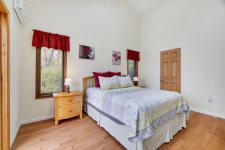  Ad# 13635 lake house for rent on LakeHouseVacations.com, lakehouse, lake home rental, lakehome for rent, vacation, holiday, lodging, lake