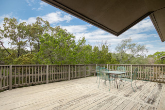 Lake House Fabulous 22 condo with tennis court access and pool! Large deck, sleeps 8!!, , on Guadalupe River - New Braunfels in Texas - Lakehouse Vacation Rental - Lake Home for rent on LakeHouseVacations.com