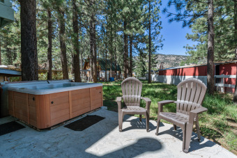 Lake House CUTE MODERN 1,250 sqft cabin, HOT TUB, Vaulted Ceiling, LARGE YARD & views! , , on Big Bear Lake in California - Lakehouse Vacation Rental - Lake Home for rent on LakeHouseVacations.com