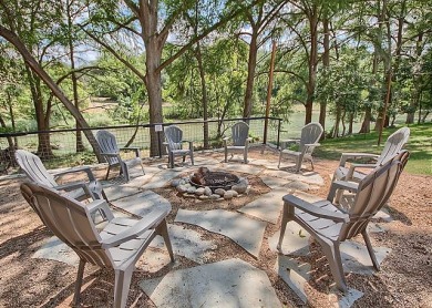 Lake House NEW BUILD!! Upscale luxury on the Guadalupe River, right on the 