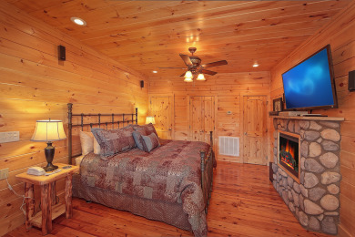 Lake House Luxury 1 Bedroom Cabin with Jacuzzi, 4 Fireplaces - Incredible Views, , on Webb Creek - Sevier County in Tennessee - Lakehouse Vacation Rental - Lake Home for rent on LakeHouseVacations.com