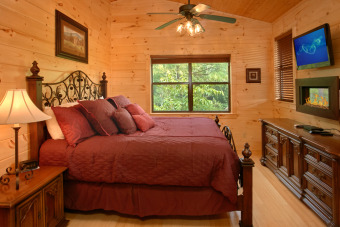 Lake House Romantic Cabin, Amazing View, Fire pit and outdoor Living Room. Free WIFI, , on Powdermilk Creek - Gatlinburg in Tennessee - Lakehouse Vacation Rental - Lake Home for rent on LakeHouseVacations.com