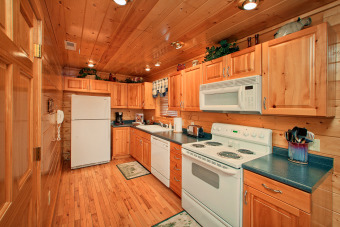  Ad# 15737 lake house for rent on LakeHouseVacations.com, lakehouse, lake home rental, lakehome for rent, vacation, holiday, lodging, lake