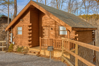 Lake House Romantic Honeymoon Cabin 5 minutes to Downtown Gatlinburg, , on Douglas Lake in Tennessee - Lakehouse Vacation Rental - Lake Home for rent on LakeHouseVacations.com