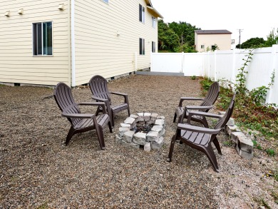 Lake House 10 bedrooms close to the beach., , on  in Oregon - Lakehouse Vacation Rental - Lake Home for rent on LakeHouseVacations.com