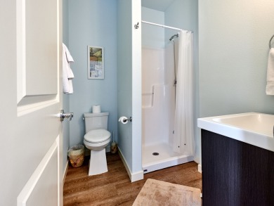 Lake House Book by Apr 30th, 10% off rental rate on stays May-Aug 2019 (excludes holiday, , on  in Oregon - Lakehouse Vacation Rental - Lake Home for rent on LakeHouseVacations.com