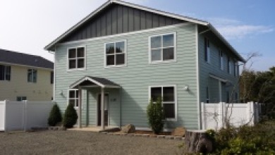 Lake House Book by Apr 30th, 10% off rental rate on stays May-Aug 2019 (excludes holiday, , on  in Oregon - Lakehouse Vacation Rental - Lake Home for rent on LakeHouseVacations.com