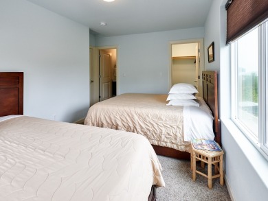 Lake House Book by Apr 30th, 10% off rental rate on stays May-Aug 2019 (excludes holiday, , on  in Oregon - Lakehouse Vacation Rental - Lake Home for rent on LakeHouseVacations.com