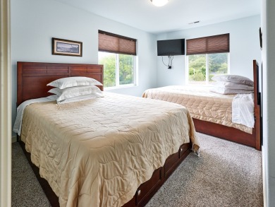 Lake House Book by Apr 30th, 10% off rental rate on stays May-Aug 2019 (excludes holiday, , on  in Oregon - Lakehouse Vacation Rental - Lake Home for rent on LakeHouseVacations.com