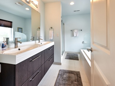 Lake House Book by Apr 30th, 10% off rental rate on stays May-Aug 2019 (excludes holiday, , on  in Oregon - Lakehouse Vacation Rental - Lake Home for rent on LakeHouseVacations.com