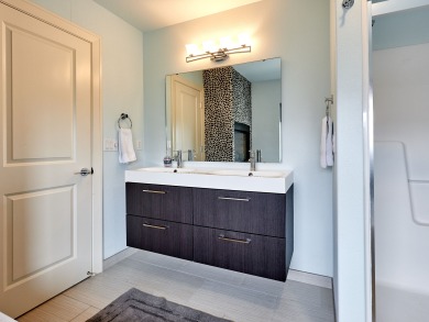 Lake House Book by Apr 30th, 10% off rental rate on stays May-Aug 2019 (excludes holiday, , on  in Oregon - Lakehouse Vacation Rental - Lake Home for rent on LakeHouseVacations.com