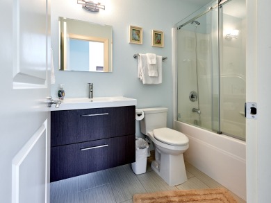Lake House Book by Apr 30th, 10% off rental rate on stays May-Aug 2019 (excludes holiday, , on  in Oregon - Lakehouse Vacation Rental - Lake Home for rent on LakeHouseVacations.com