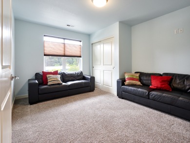 Lake House Book by Apr 30th, 10% off rental rate on stays May-Aug 2019 (excludes holiday, , on  in Oregon - Lakehouse Vacation Rental - Lake Home for rent on LakeHouseVacations.com