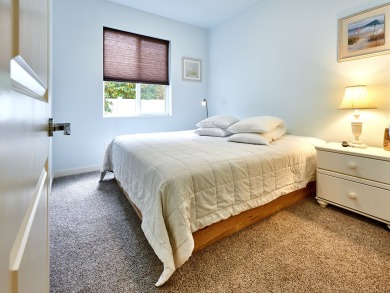 Lake House Book by Apr 30th, 10% off rental rate on stays May-Aug 2019 (excludes holiday, , on  in Oregon - Lakehouse Vacation Rental - Lake Home for rent on LakeHouseVacations.com