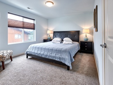 Lake House Book by Apr 30th, 10% off rental rate on stays May-Aug 2019 (excludes holiday, , on  in Oregon - Lakehouse Vacation Rental - Lake Home for rent on LakeHouseVacations.com