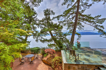 Lake House Incredible 6 Bedroom 6 Bath Oceanfront Lodge with Infinity Edge Pool, , on Saanich Inlet / Deep Cove in British Columbia - Lakehouse Vacation Rental - Lake Home for rent on LakeHouseVacations.com