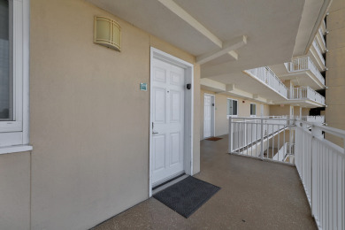 Lake House Spacious 1 bedroom Oceanfront! This place has it all! Sleeps 6 , , on  in Florida - Lakehouse Vacation Rental - Lake Home for rent on LakeHouseVacations.com