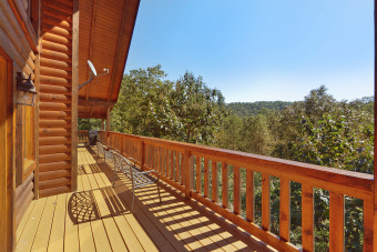 Lake House Secluded Luxury 3 Bedroom Just MInutes from downtown Gatlinburg, , on Caney Creek in Tennessee - Lakehouse Vacation Rental - Lake Home for rent on LakeHouseVacations.com