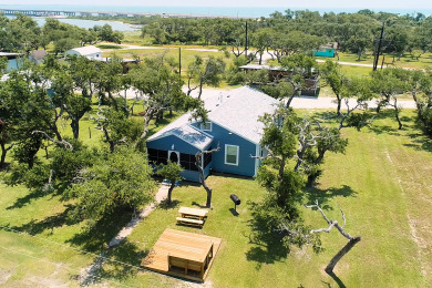Lake House 3 bedroom 2 bath nestled in the oak trees right on Copano Bay! Private Pier!, , on Gulf of Mexico - Copano Bay in Texas - Lakehouse Vacation Rental - Lake Home for rent on LakeHouseVacations.com