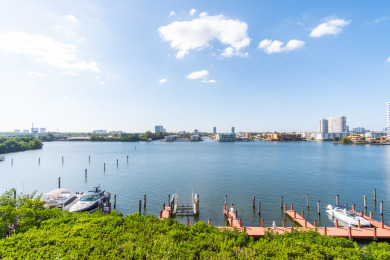 Lake House Cozy condo in boutique building WIFI + Parking, , on Atlantic Ocean - Sunny Isles Beach in Florida - Lakehouse Vacation Rental - Lake Home for rent on LakeHouseVacations.com