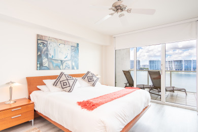 Lake House Quiet marine condo with breathtaking views of the bay WIFI + Parking, , on Atlantic Ocean - Sunny Isles Beach in Florida - Lakehouse Vacation Rental - Lake Home for rent on LakeHouseVacations.com