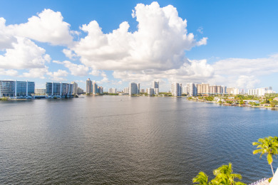 Lake House Quiet marine condo with breathtaking views of the bay WIFI + Parking, , on Atlantic Ocean - Sunny Isles Beach in Florida - Lakehouse Vacation Rental - Lake Home for rent on LakeHouseVacations.com