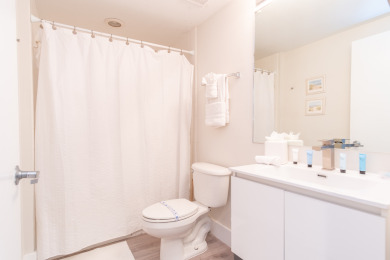 Lake House Quiet marine condo with breathtaking views of the bay WIFI + Parking, , on Atlantic Ocean - Sunny Isles Beach in Florida - Lakehouse Vacation Rental - Lake Home for rent on LakeHouseVacations.com