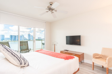 Lake House Quiet marine condo with breathtaking views of the bay WIFI + Parking, , on Atlantic Ocean - Sunny Isles Beach in Florida - Lakehouse Vacation Rental - Lake Home for rent on LakeHouseVacations.com