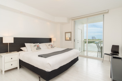 Lake House Spacious condo on high floor with amazing bay & city views. WIFI + Parking, , on Atlantic Ocean - Sunny Isles Beach in Florida - Lakehouse Vacation Rental - Lake Home for rent on LakeHouseVacations.com