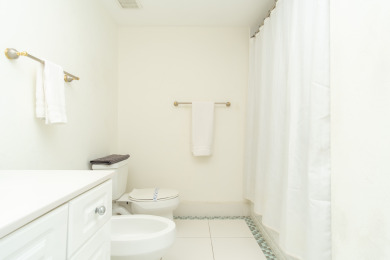 Lake House Spacious condo on high floor with amazing bay & city views. WIFI + Parking, , on Atlantic Ocean - Sunny Isles Beach in Florida - Lakehouse Vacation Rental - Lake Home for rent on LakeHouseVacations.com