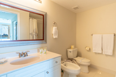Lake House Bright condo with striking views of the waterway WIFI + Parking, , on Atlantic Ocean - Sunny Isles Beach in Florida - Lakehouse Vacation Rental - Lake Home for rent on LakeHouseVacations.com