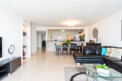 Lake House Spacious and cozy condo with amazing intracoastal views WIFI + Parking, , on Atlantic Ocean - Sunny Isles Beach in Florida - Lakehouse Vacation Rental - Lake Home for rent on LakeHouseVacations.com