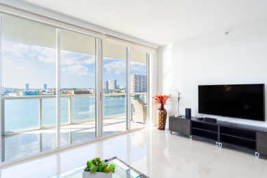 Lake House Spacious and cozy condo with amazing intracoastal views WIFI + Parking, , on Atlantic Ocean - Sunny Isles Beach in Florida - Lakehouse Vacation Rental - Lake Home for rent on LakeHouseVacations.com