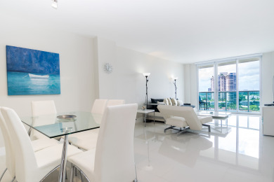Lake House Modern condo w bay views. WiFi, parking, tennis, playground and more!, , on Atlantic Ocean - Sunny Isles Beach in Florida - Lakehouse Vacation Rental - Lake Home for rent on LakeHouseVacations.com
