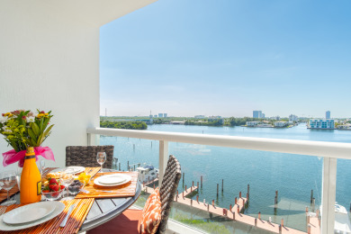 Lake House Amazing intracoastal views just 12 mile from the beach. WIFI + Parking, , on Atlantic Ocean - Sunny Isles Beach in Florida - Lakehouse Vacation Rental - Lake Home for rent on LakeHouseVacations.com