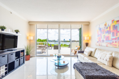 Lake House Spacious Waterfront Condo w Stunning Views and Proximity to the Beach, , on Atlantic Ocean - Sunny Isles Beach in Florida - Lakehouse Vacation Rental - Lake Home for rent on LakeHouseVacations.com