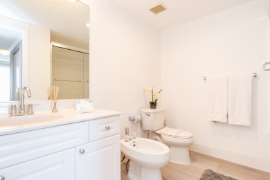 Lake House Cozy and spacious condo with amazing intracoastal views. WIFI + Parking, , on Atlantic Ocean - Sunny Isles Beach in Florida - Lakehouse Vacation Rental - Lake Home for rent on LakeHouseVacations.com
