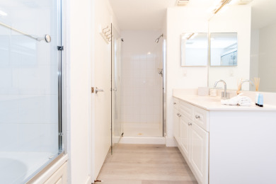 Lake House Cozy and spacious condo with amazing intracoastal views. WIFI + Parking, , on Atlantic Ocean - Sunny Isles Beach in Florida - Lakehouse Vacation Rental - Lake Home for rent on LakeHouseVacations.com